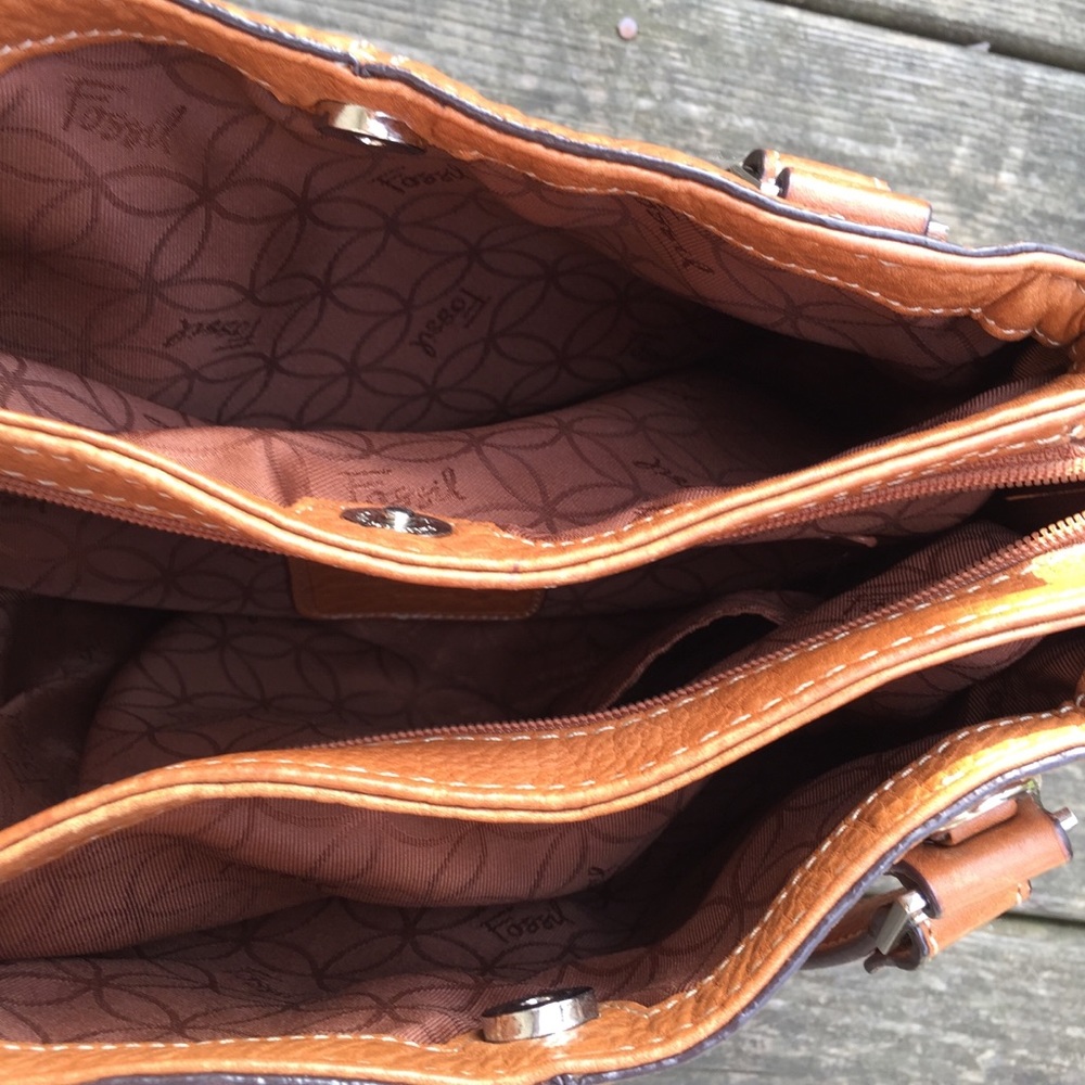 Fossil Women’s Genuine Leather Shoulder Bag - Picture 5 of 8